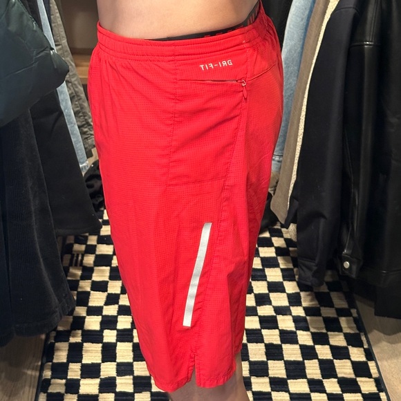 NIKE Pro Training shorts with compression liners - Picture 3 of 5